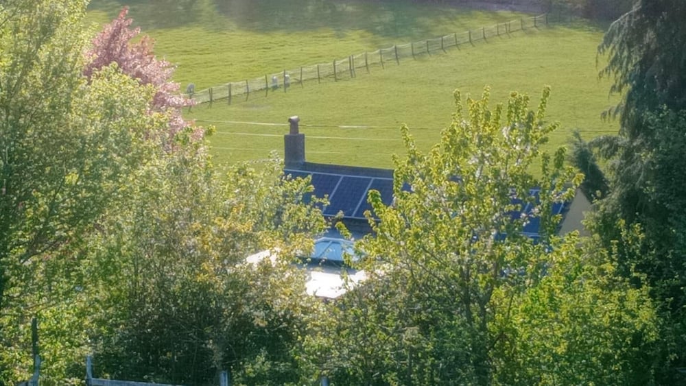 Llandovery - Cottage - Sleeps4 - Parking Secure Lock up for Bikes