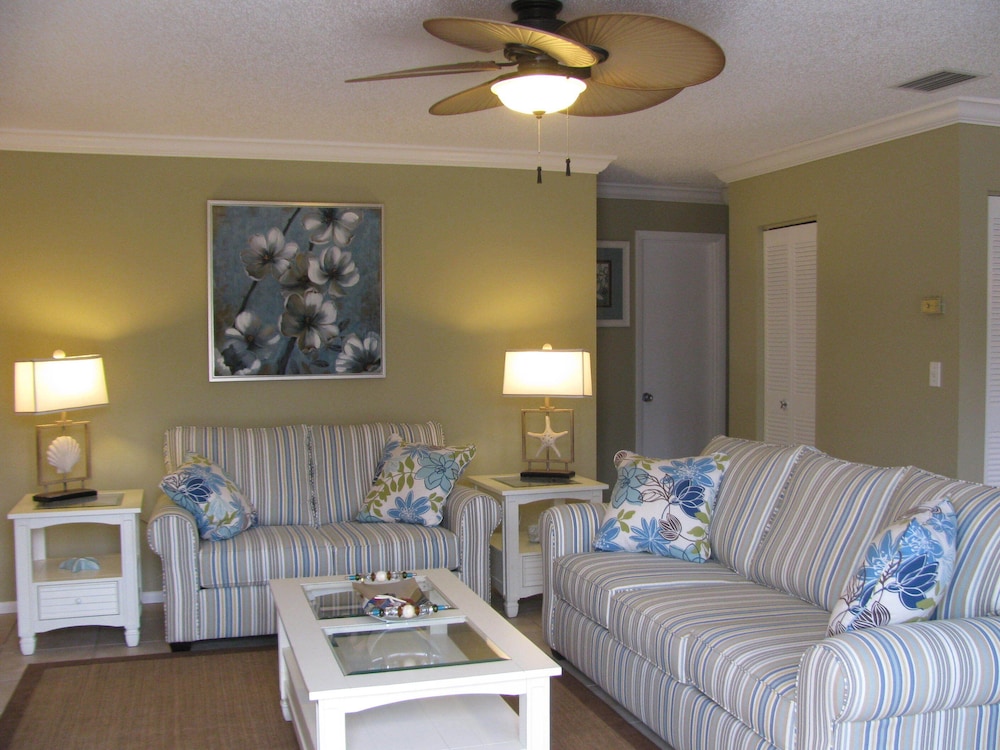 Queen's Gate Resort