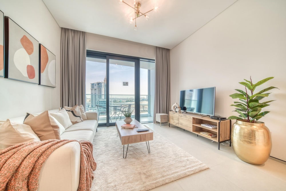 Marina View w Beach Access Apt in Address JBR