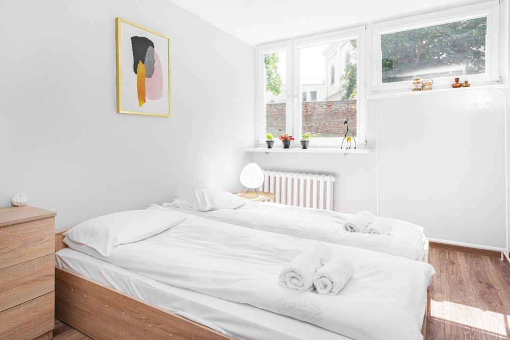 Apartment Solidarnosci Warsaw by Renters view 5