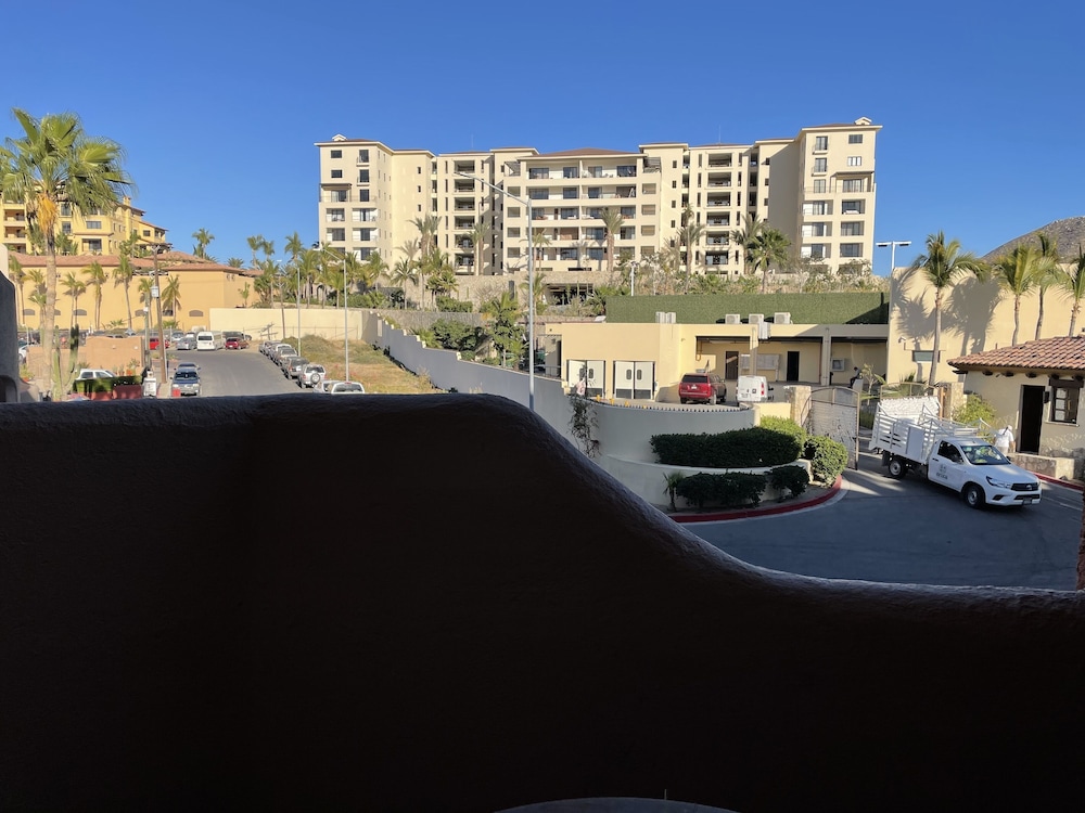 Hotel Studio Suite at Marina Cabo Plaza - Image 1