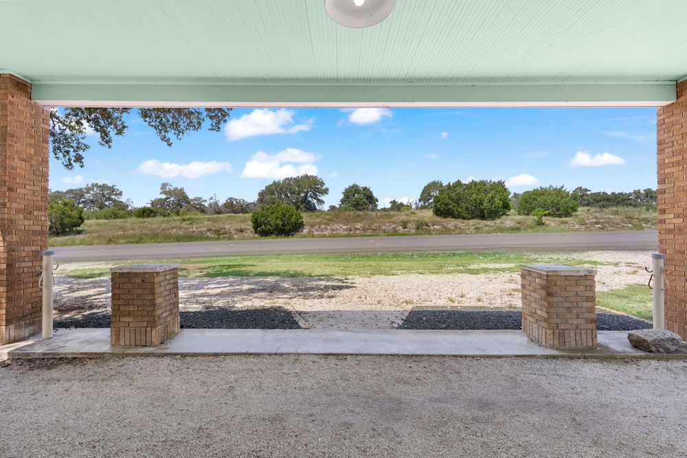 Hill Country Relaxstation Getaway