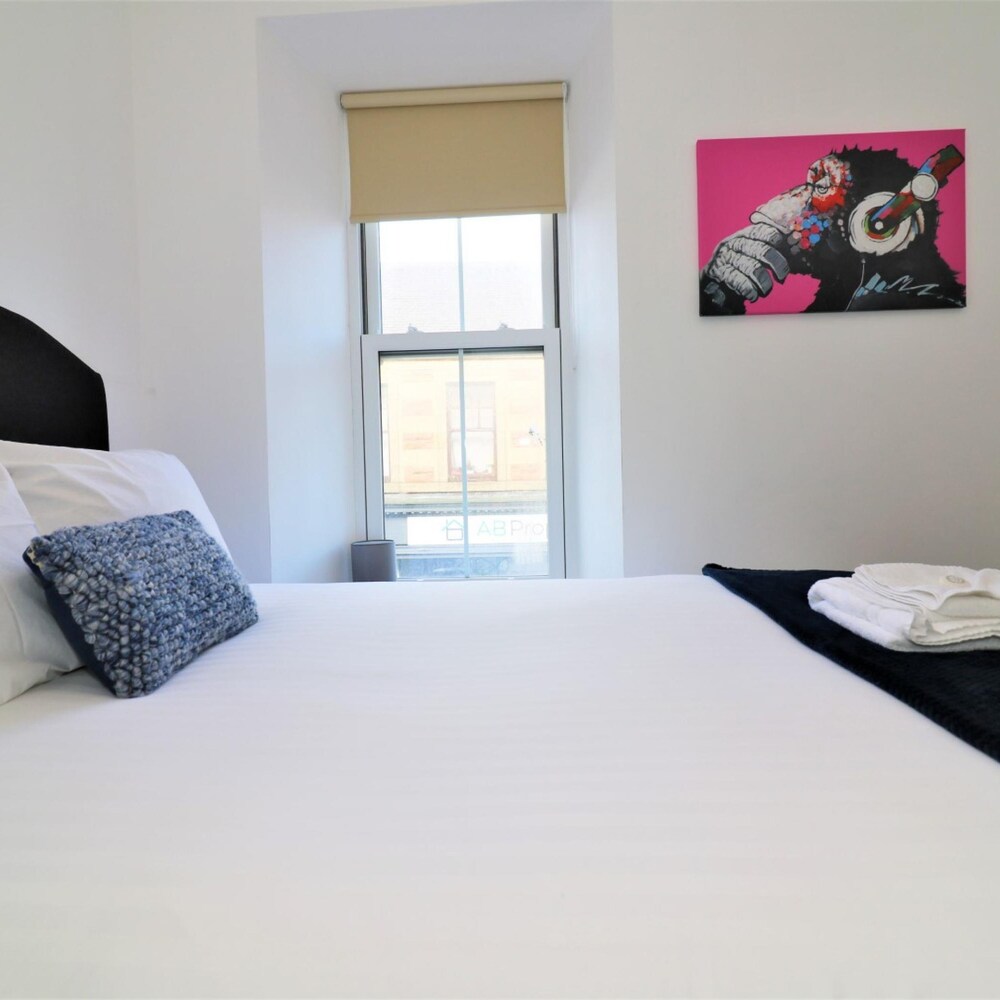 No 9 Bonnet Apartments - 3 Bed