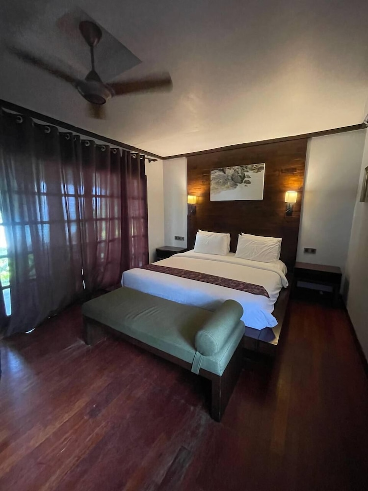 Perhentian Resort Island PIR - BlueStar