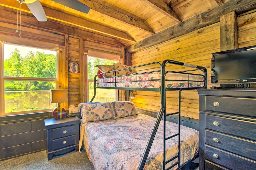 Charming Lakefront Cabin: Fish, Hike & More! view 3