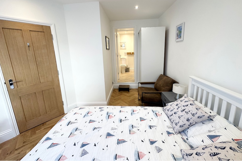 The Slipway Suite, Fowey Harbour & Parking 1 Min