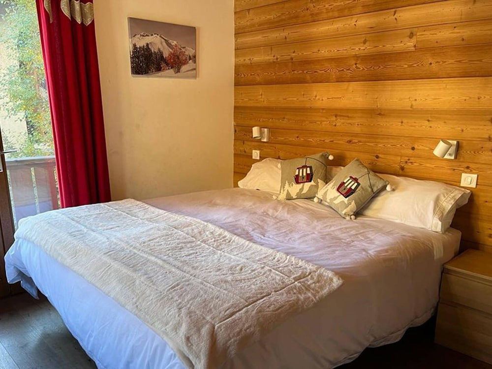 Chalet in Les Deux Alpes With Panoramic Views