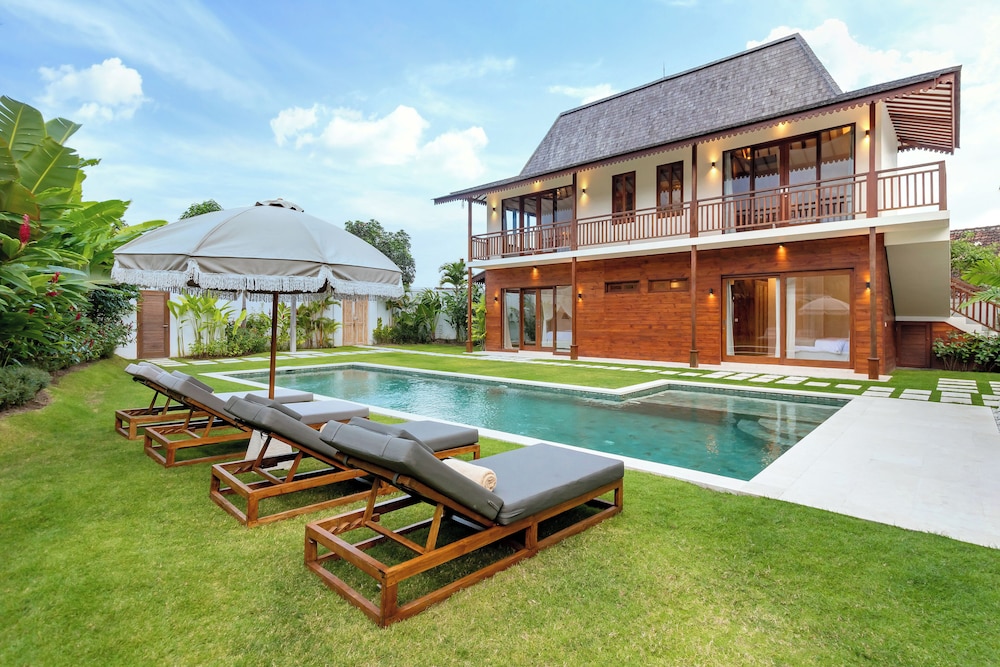 Alea Estate by Villa Finder