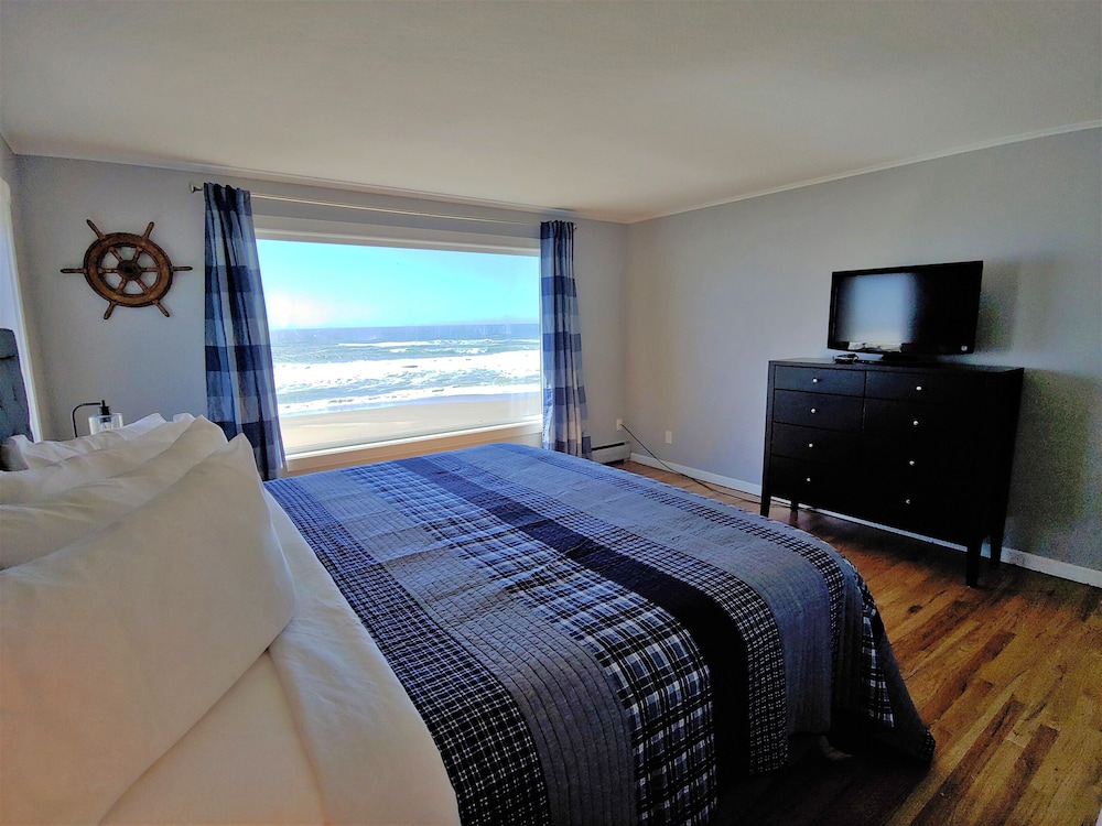 On the Beachfront Vacation Rentals