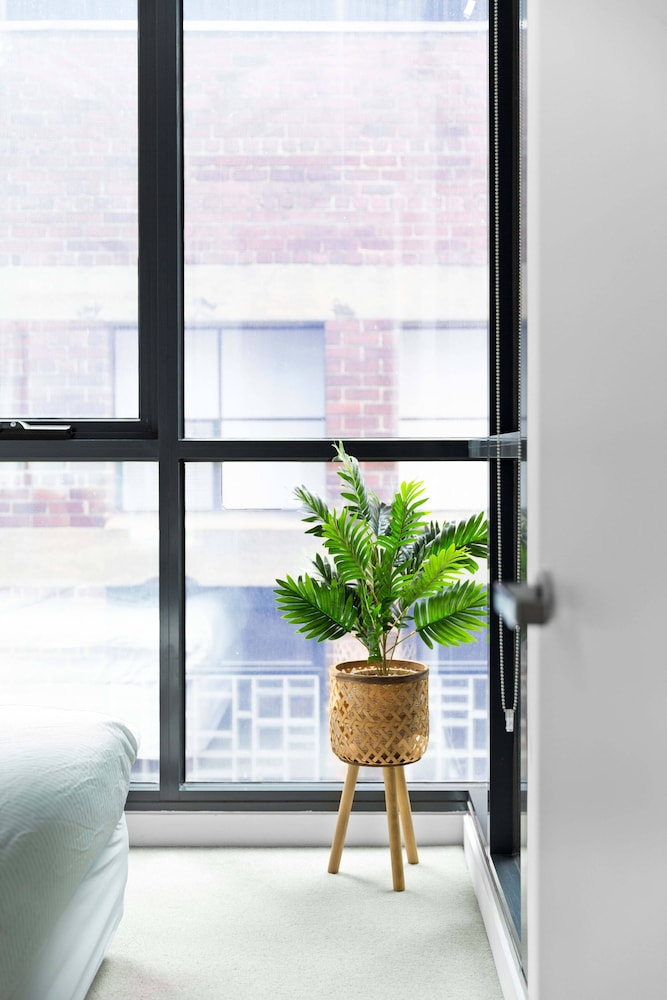 A Chic & Comfy 2BR Apt Near Federation Square