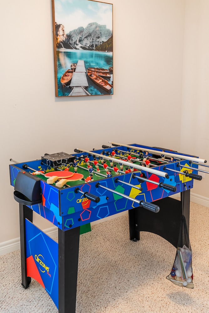 Modern 3BR 2BA Townhome in Lakeshore