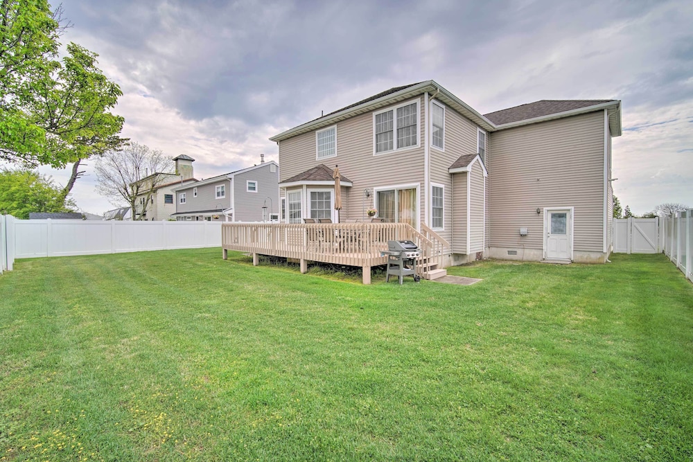 Spacious Brigantine Home ~ 1 Block to Beach! view 3