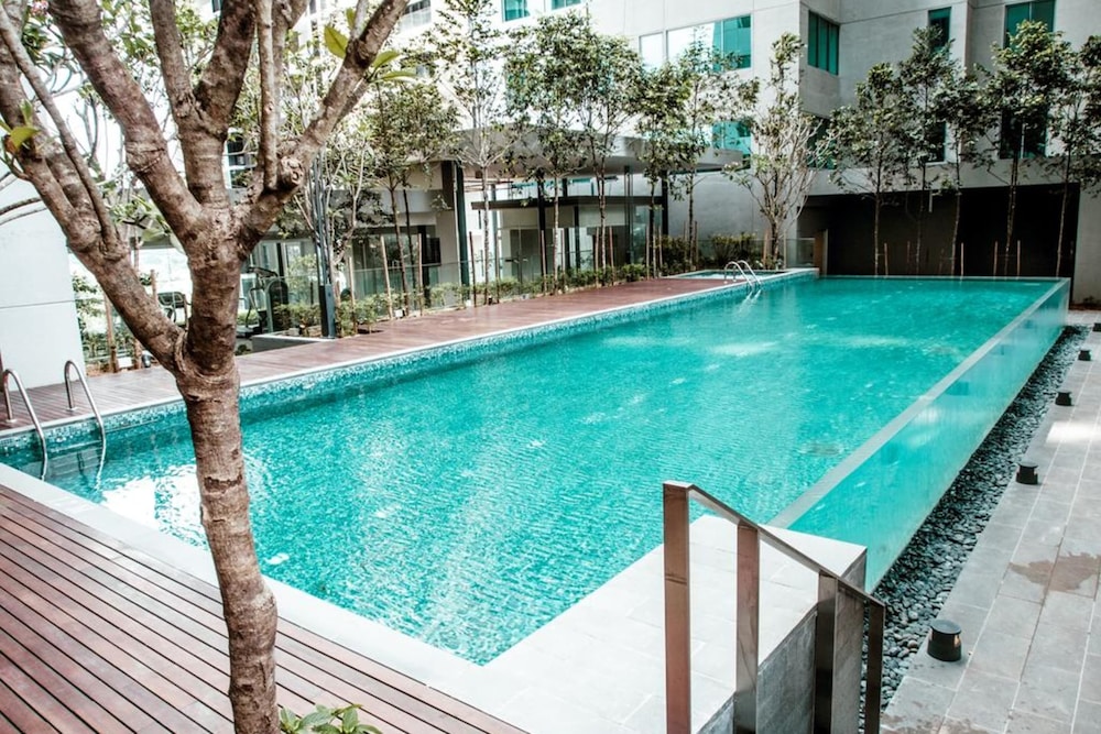 Summer Suites Residences By Plush