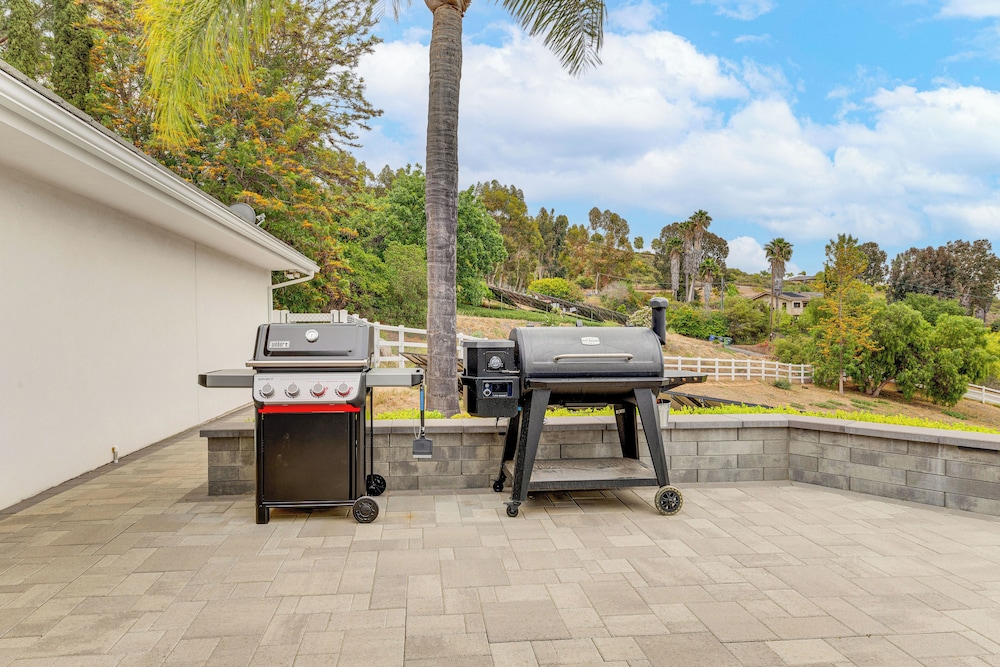 2 Mi to Lake Poway: Mtn-view Escape w/ Patio!