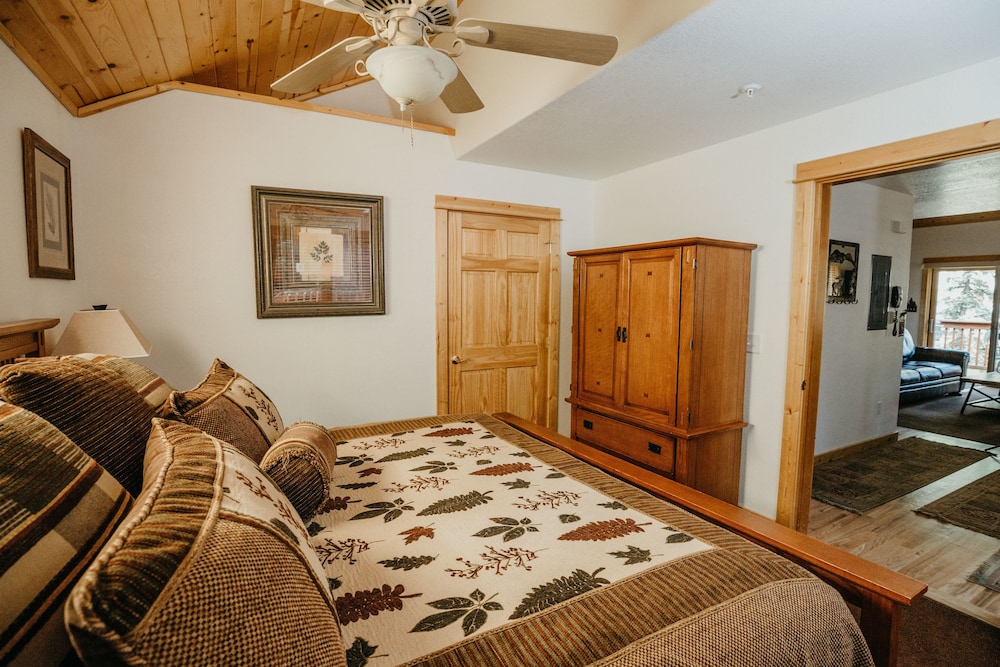Estes Park Condos - Property Image 251