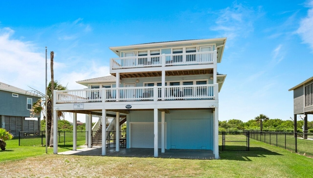 Bolivar Del Mar 3 Bedroom Home by RedAwning view 3