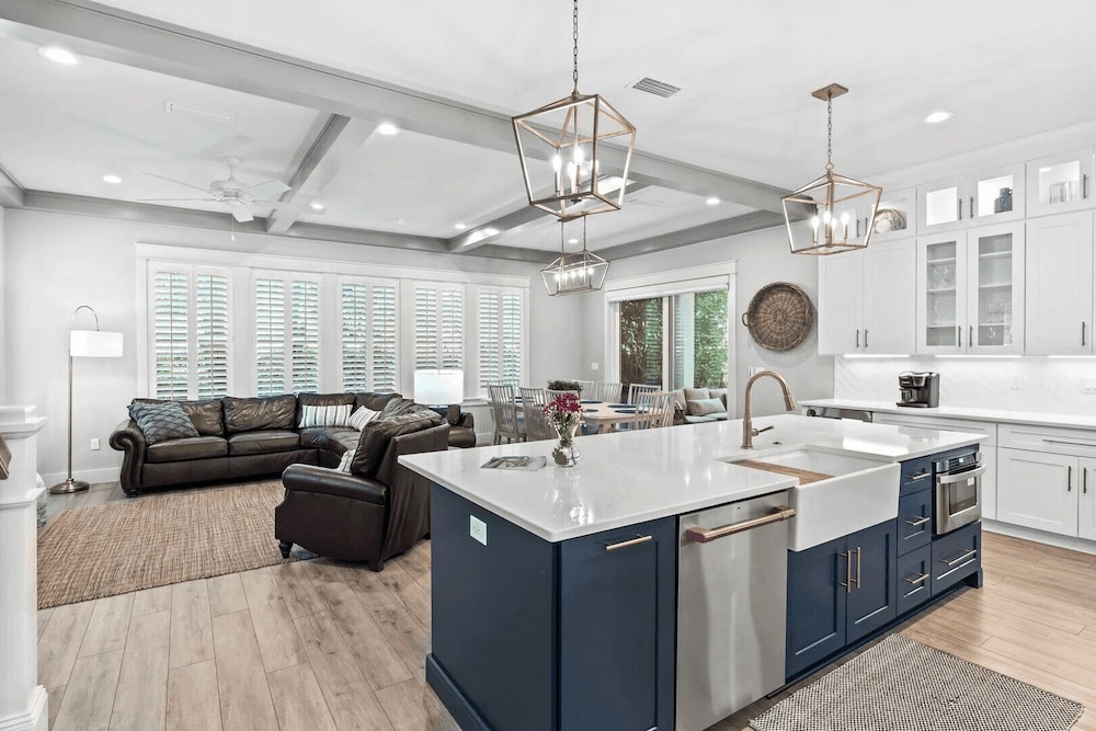 Cabana Blue by Avantstay Walk to Beach, Golf Cart+bikes Included Pool Access
