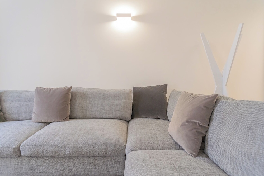 Modern & Stylish Apartment in Como City by Rent all Como