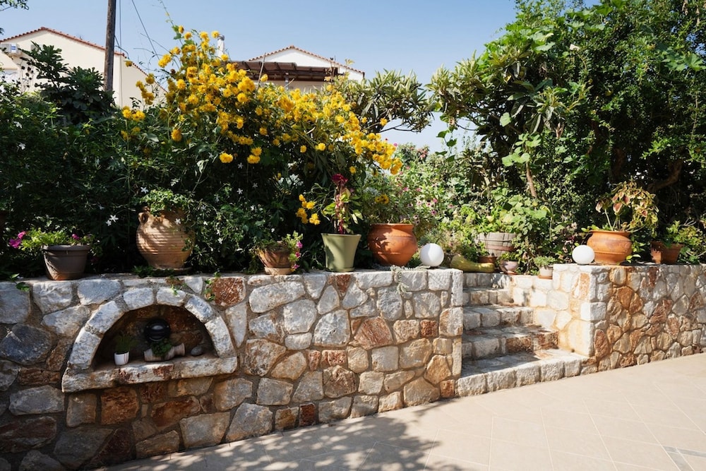 Casa Anthea 3 Bedroom Apartment With Garden
