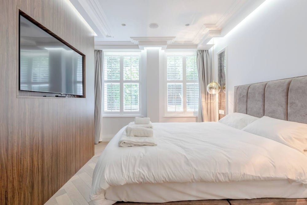 Beautifully Refurbished 2BD Flat - Earl's Court!