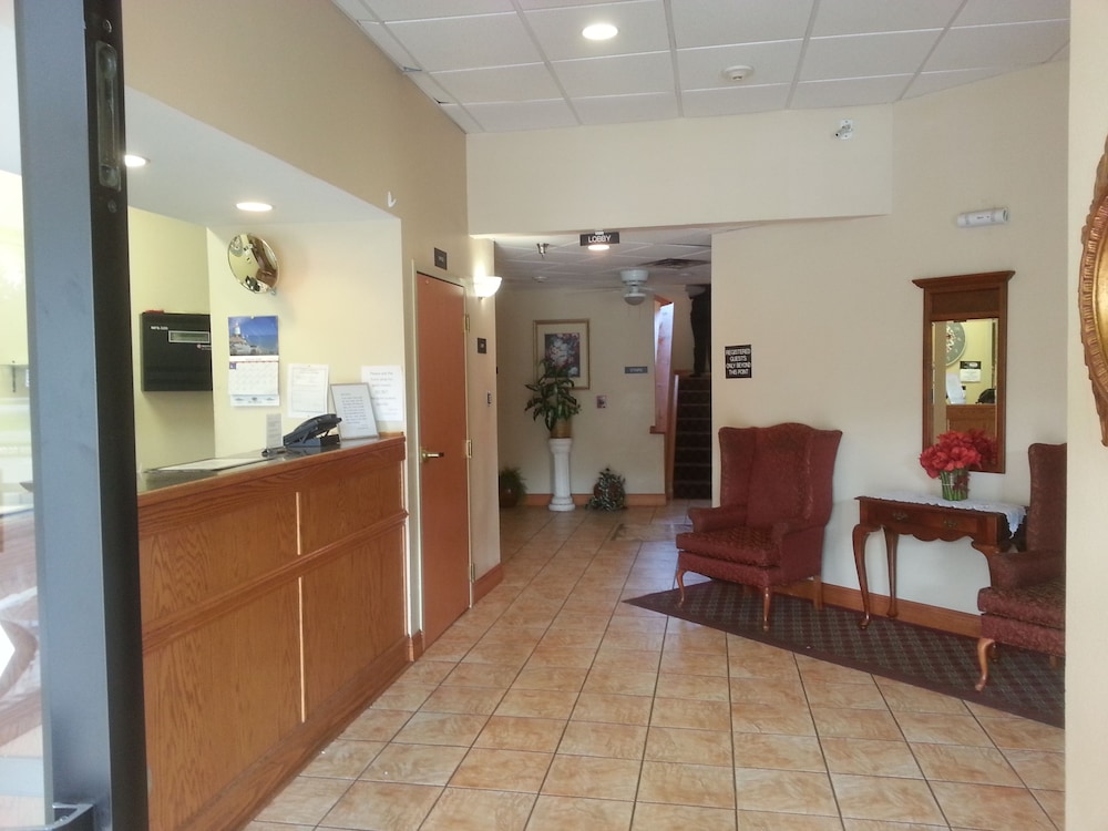 Super 8 by Wyndham Pascagoula view 2
