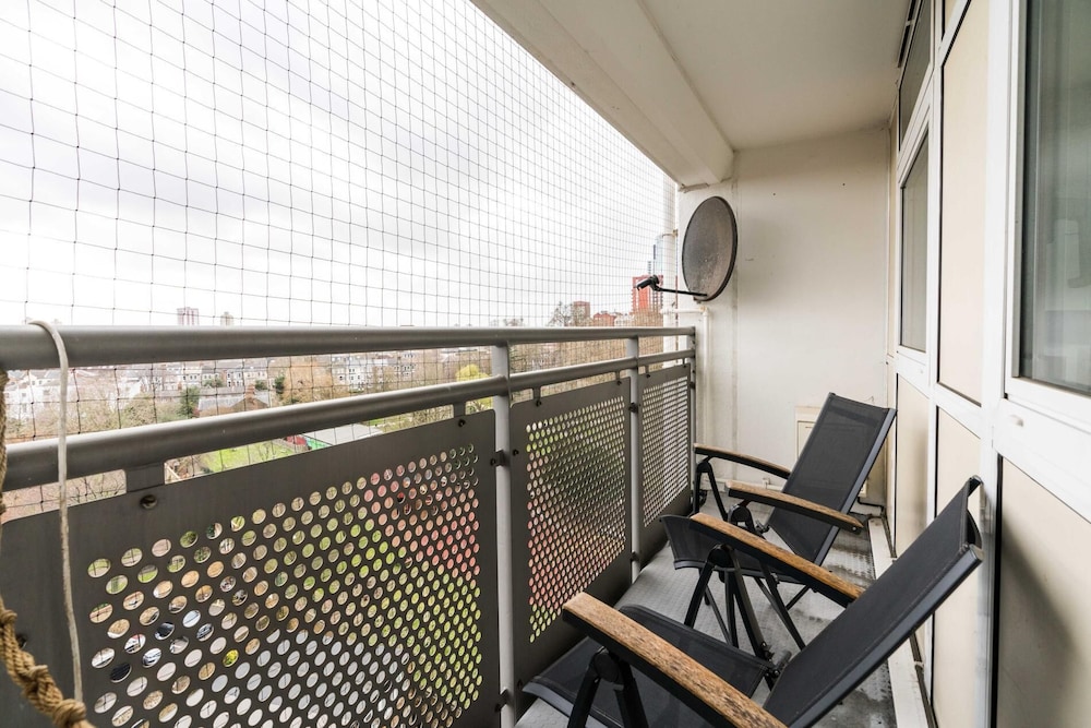 A Skyhigh Stay for 2 in Vauxhall London