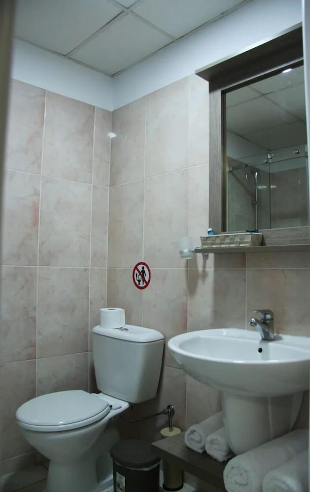 LARNACA BAY SUITES