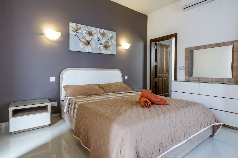 Dolphin Court Gozo photo 2