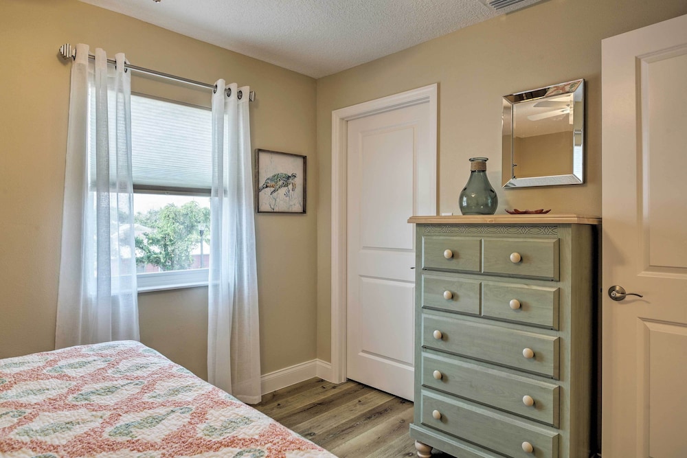 Newly Built Cocoa Beach Escape: 1 Block to Beach! view 4