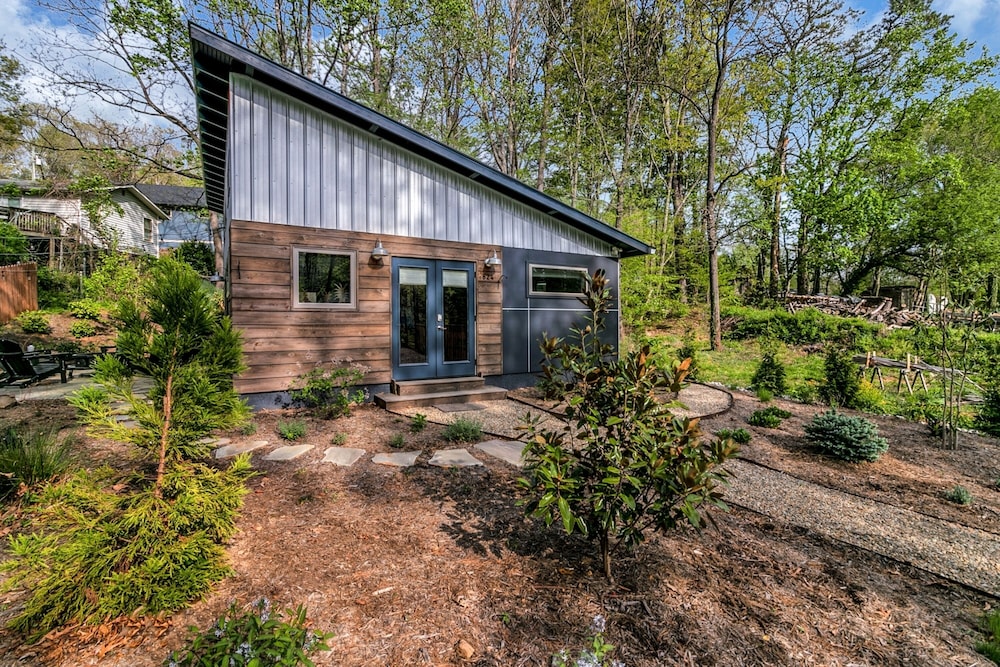 Cozy Laurel Cabin