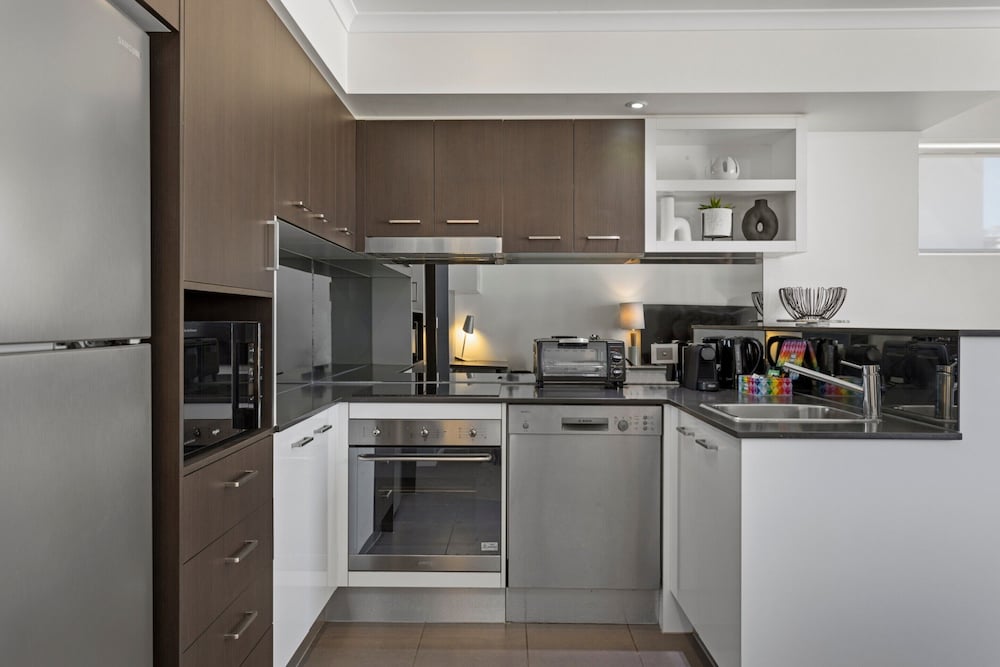 Chic 2-bed Apartment & 5 Minutes Walk to Qpac