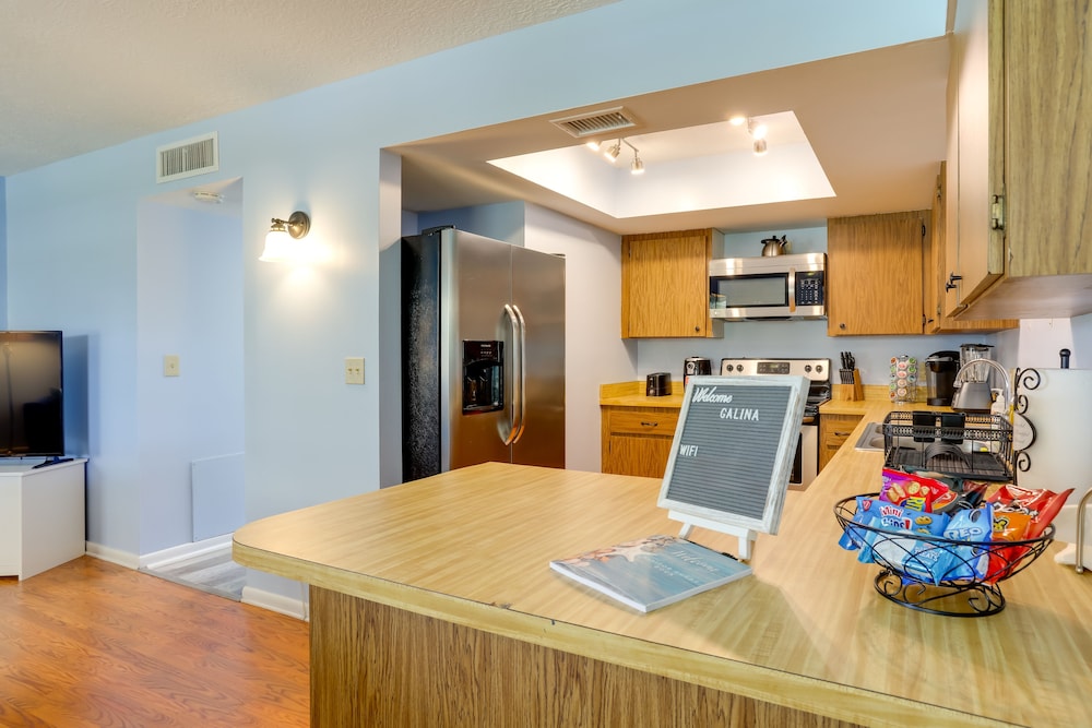 Idyllic Fort Pierce Retreat - Walk to Beach!