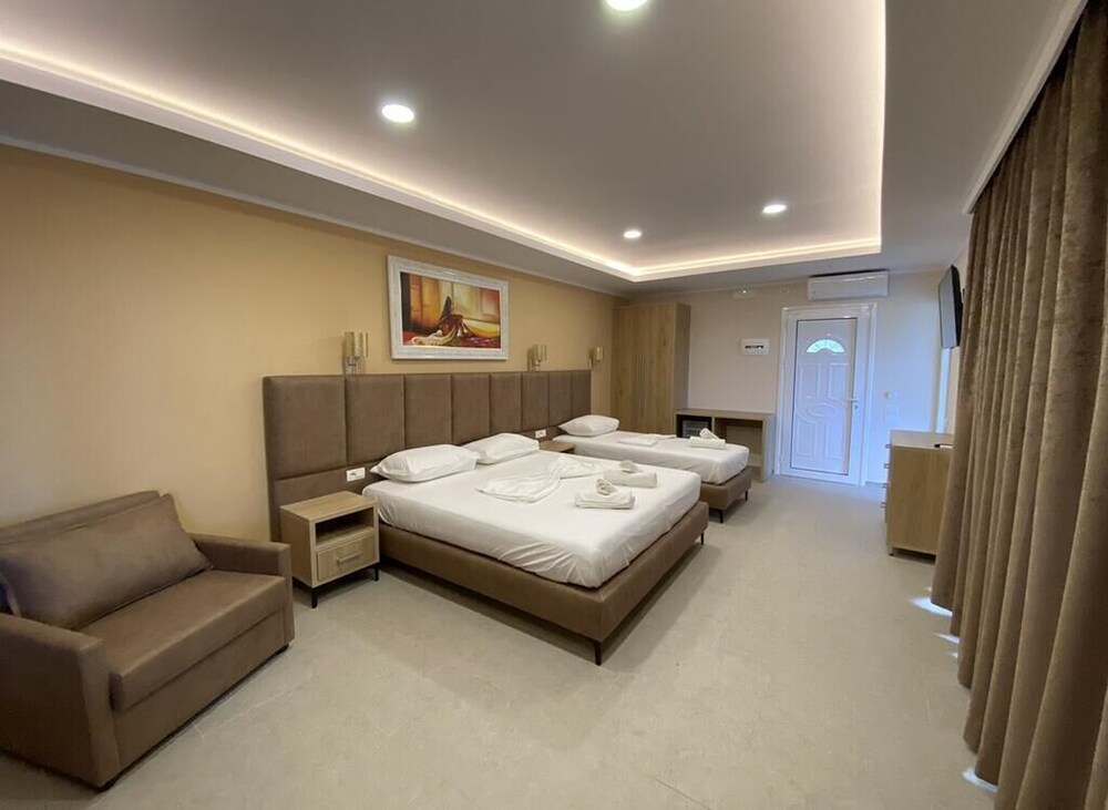 Karos Hotel Llaman