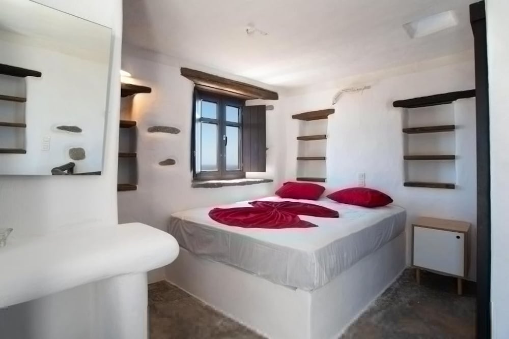 Aspro Paros Villa for 6-7