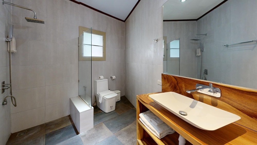 Idyllic Samui Beach Villa Resort