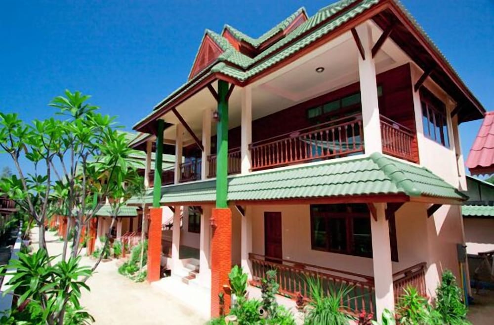 Haad Yao Resort