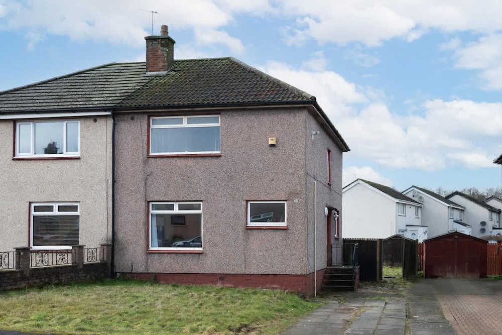 4 Bedrooms-2bath-free Parking