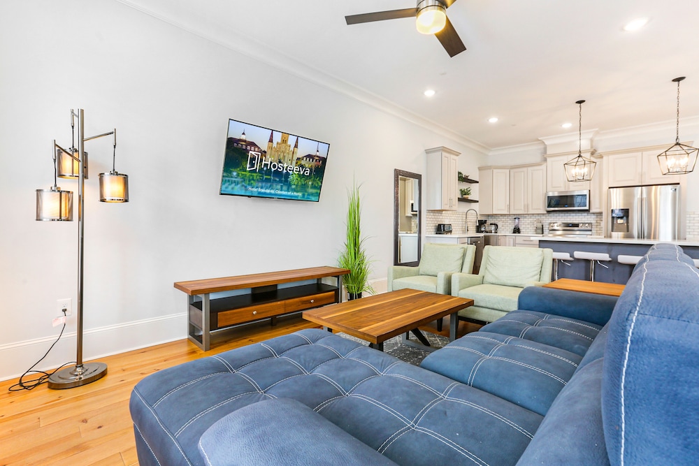 New Orleans Vacations - Stunning 4 5 BRs w Pool by Hosteeva - Property Image 31