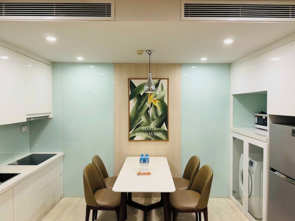 Gold Coast Balcony Serviced Apartment
