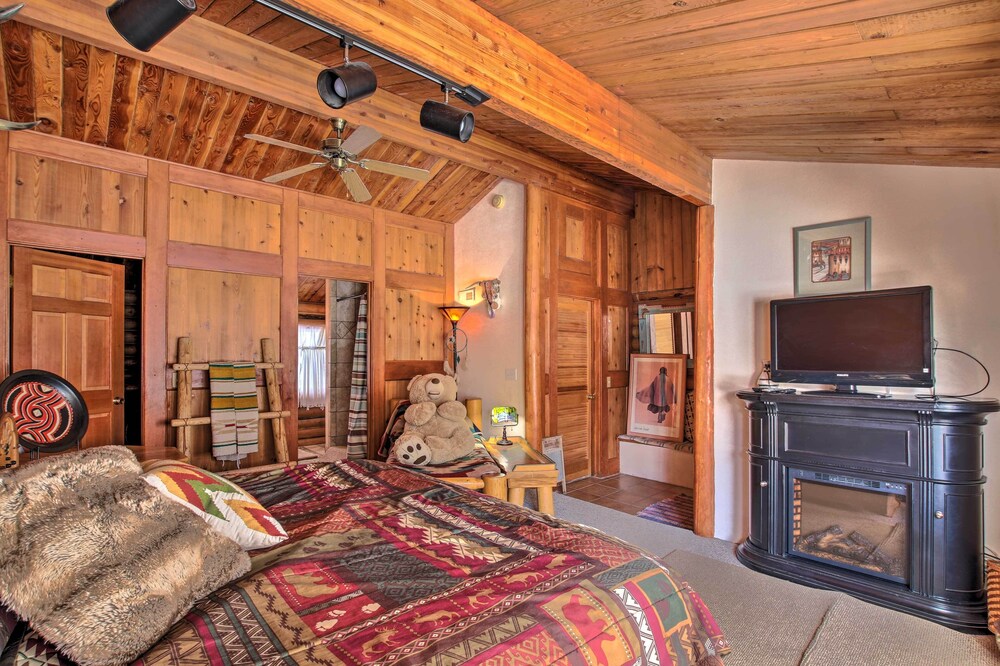 Walk to Lava Hot Springs Pools From Cozy Cabin! view 5