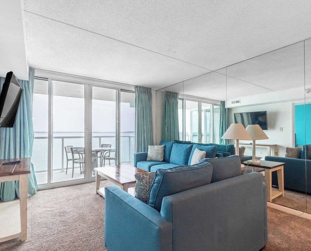 Bay Club Resort by Coolvacay