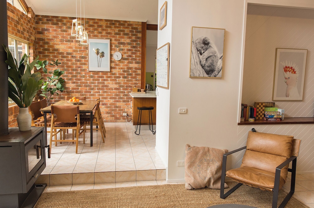 Tropic Lodge by Charlesworth