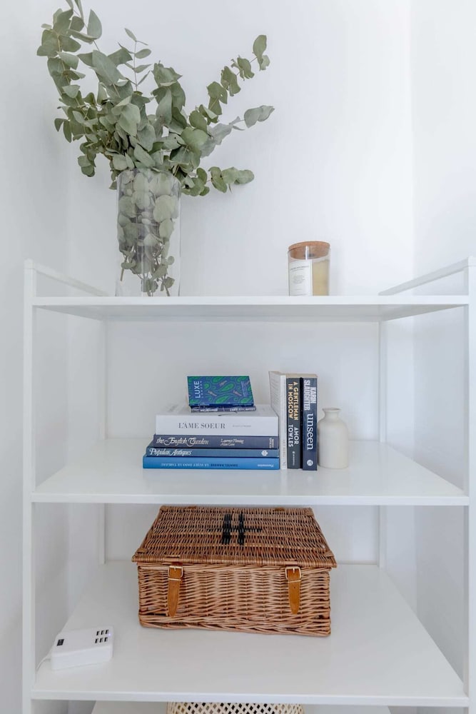 Sleek Scandi-inspired 2BD Flat, Fulham