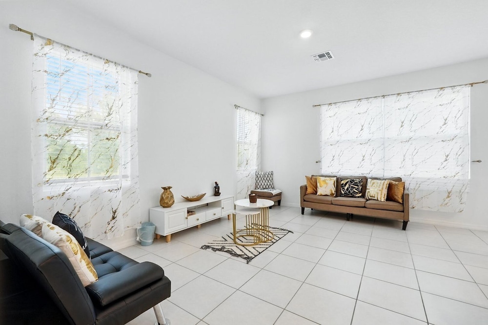 1421ds-the Enclaves At Festival 3 Bedroom Townhouse