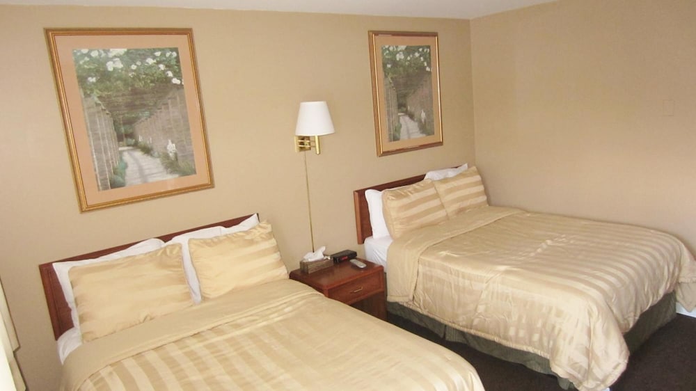 Village Inn & Suites