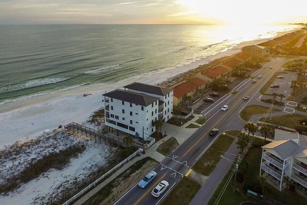 Soleil et Mer 13 Bedroom Holiday Home by Five Star Properties