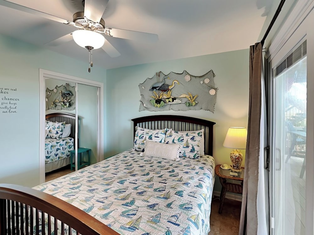 Sunshiny Daze by Topsail Realty