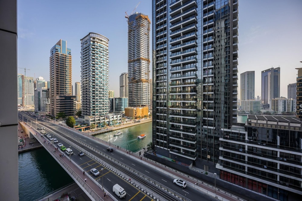 Beautiful Chic Apt w Full Marina View Nxt 2 Beach