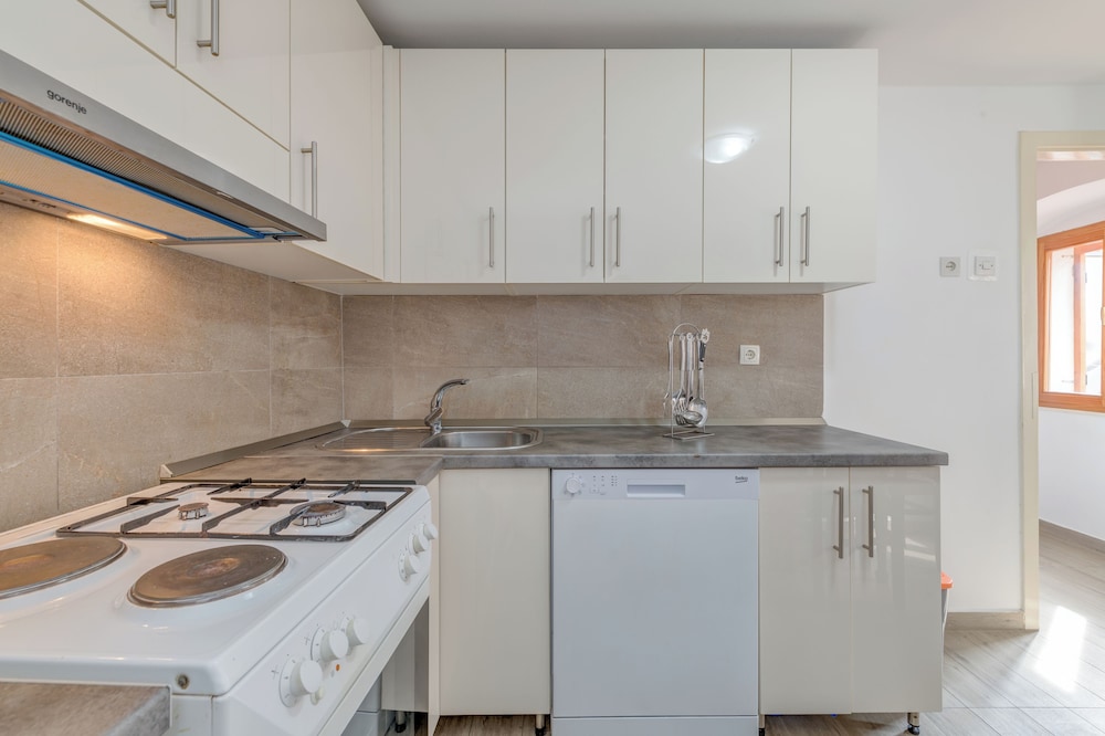 Diocletian'S Corner, Three Bedroom Apartment