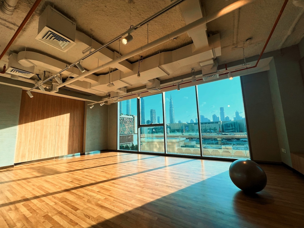 Sleek 2BR at Downtown Close to Dubai Mall